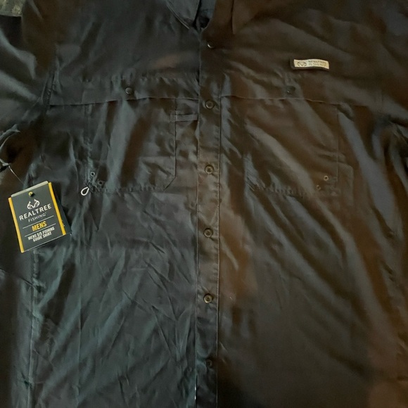 🎣🖤NWT Realtree Black Fishing Guide Shirt size 2XL. So many details on this shirt - Picture 12 of 15